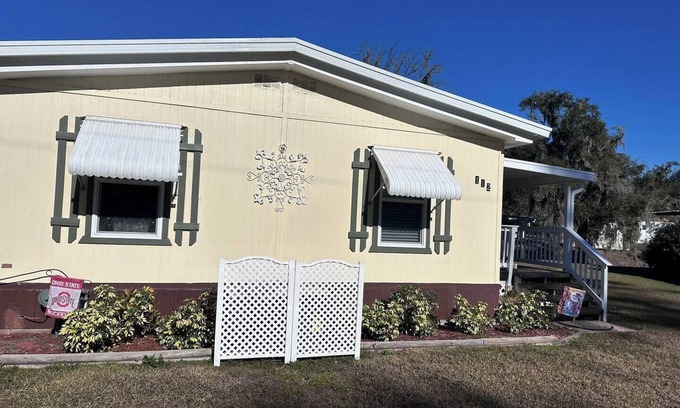 Satsuma House | House on the St John’s River with boat slip