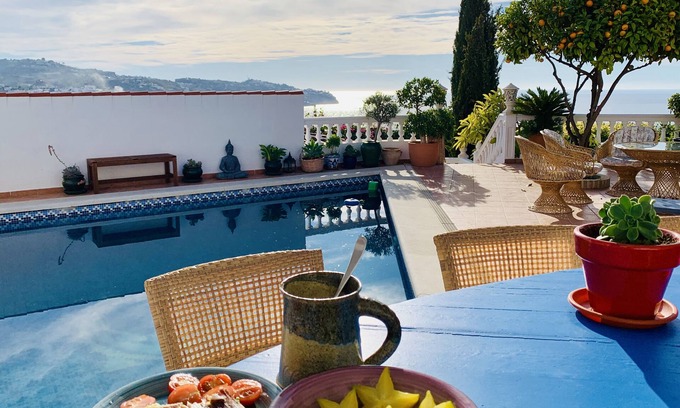 Almunecar House | House overlooking the Bay of La Herradura and optional naturist pool. Relax.