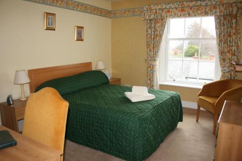 Dunster Apartment | House - Sleeps 6 & paid off site parking available