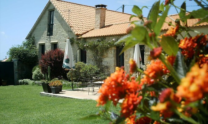 Sear House | HOUSE TWO LARANXOS, TRADITIONAL VACATIONAL HOUSE, RESTORED IN SANXENXO 6 + 2 PAX
