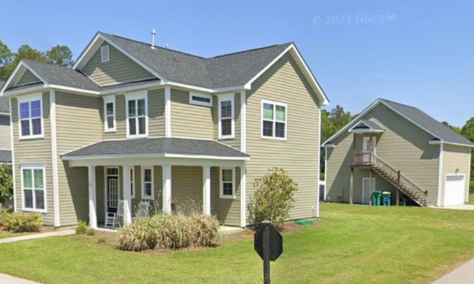 Bluffton House | House with a view/sleep upto 6 Guest, pets welcome