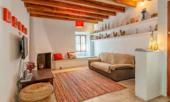 Arta House | HOUSE WITH CHARM AND PARKING IN THE CENTER OF ARTÁ, SMALL POOL AND SOLARIUM
