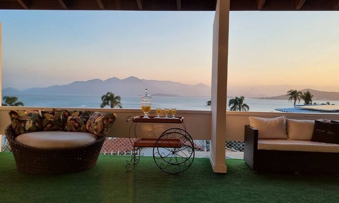 Itaguacu House | House with pool and panoramic sea view