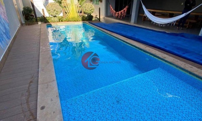 Granada House | House with pool for vacation in Uberlândia