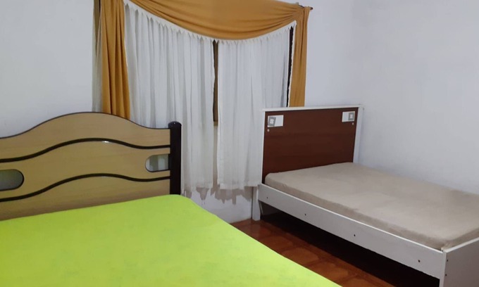 Santa Terezinha House | House with pool, l Suarão for 15 people