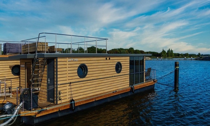 Fuhlendorf Boat Rental | Houseboat Fjord POLARIS with bio-sauna and roof terrace in Barth
