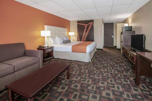 Central Oklahoma City Hotel | Howard Johnson by Wyndham Oklahoma City OKC Airport, Fairgrounds, I40