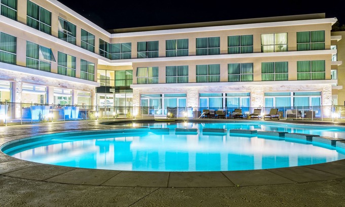 Neuquen Hotel | Howard Johnson by Wyndham Neuquen