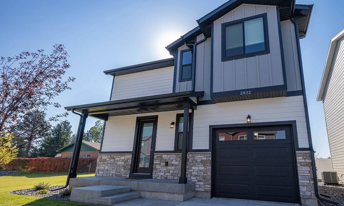 Cody House | -:- Howdy Hideaway -:- Modern New Construction - 4BR+