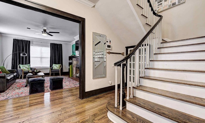 Lincoln Terrace Apartment | Howes Capitol II-Sleek & spacious-walk to OU Med