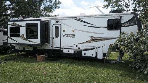 Pikeville Other | Howland's Hideout 2