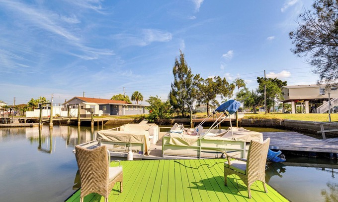 Vista Del Mar House | Hudson Home w/Dock on Canal ~ 1 Mi to Beach!