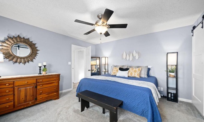 Clarksville House | Hudson House 0.2 Miles to Red River w/King Bed (1726 Broadripple Drive)