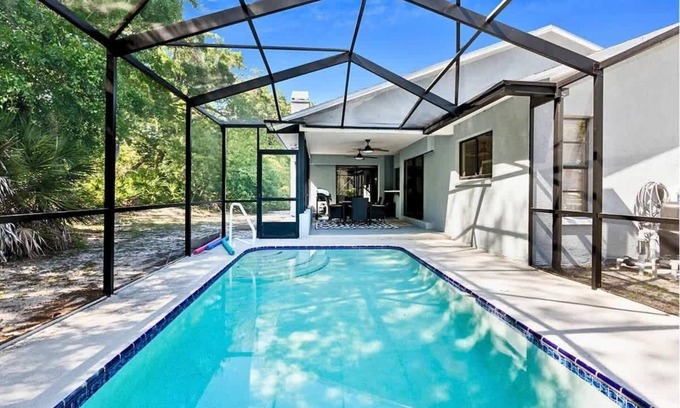 Hudson House | 🌴 Hudson Retreat | 3-Bedroom Pool Home – Your Private Coastal Oasis!