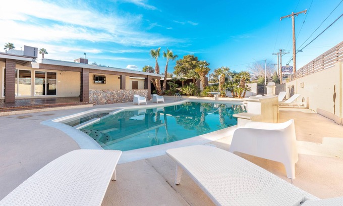North Las Vegas House | Huge 6 BDR, near the Strip, w/pool, playroom, 13 beds.