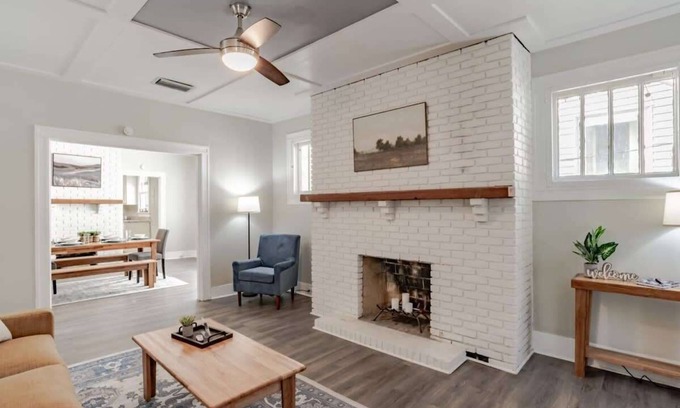 Leinkauf House | Huge Deck & Pool! Near Downtown - Modern Cottage