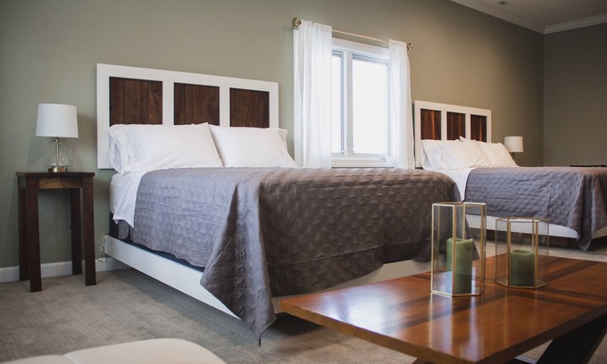 Paducah Bed & Breakfast | Huge double queen suite and bath in the luxurious Respite Bed and Breakfast!