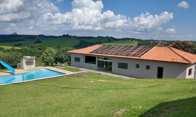 Aracoiaba da Serra House | Huge farm with pool, game room and lots of green.