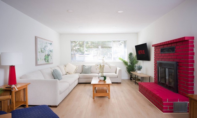 Simi Valley House | Huge Fireplace, Pool Volley Ball, Nintendo Switch