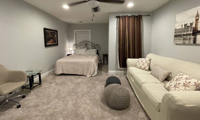 Johns Island House | Huge home in quiet neighborhood