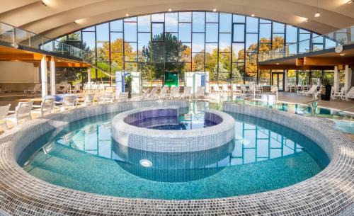 Hajduszoboszlo Hotel | Hunguest Hotel Béke