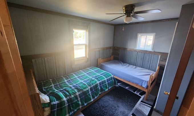 Tolna House | HUNTERS! Are you looking for a house while you are in North Dakota? Here it is!