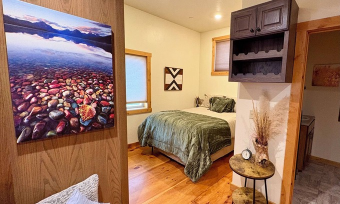 Sheridan Apartment | Hunter’s Haven studio apartment in Sheridan