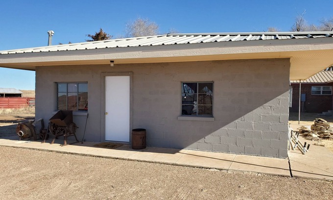 Logan House | Hunting lodge close to Ute Lake at Logan, NM