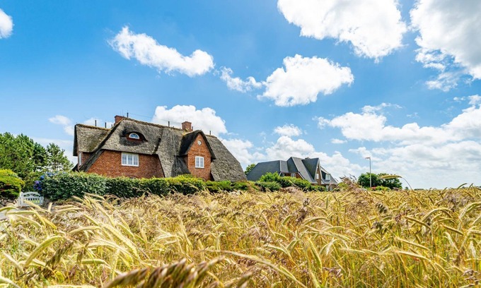 Morsum House | Hüs bi Koog 1 - Vacation under thatch for up to 5 people.