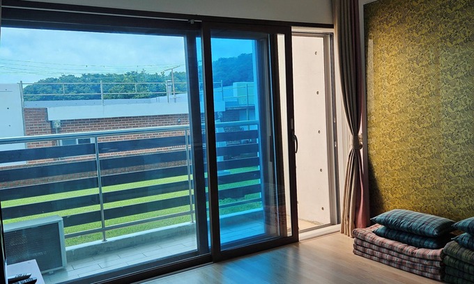 Unho-ri Hotel | Hwimok Art Resort