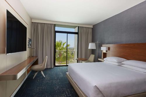 Airport Area Hotel | Hyatt Regency Newport Beach West