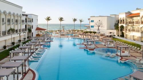 Downtown Resort | Hyatt Vivid Playa Del Carmen All-Inclusive Adult Only Resort