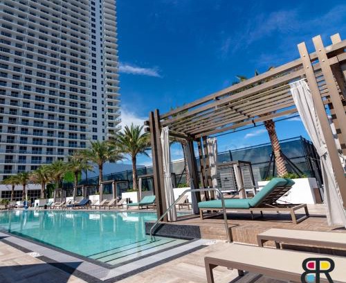 Hollywood South Central Beach Resort | HYDE Beach House Apartments