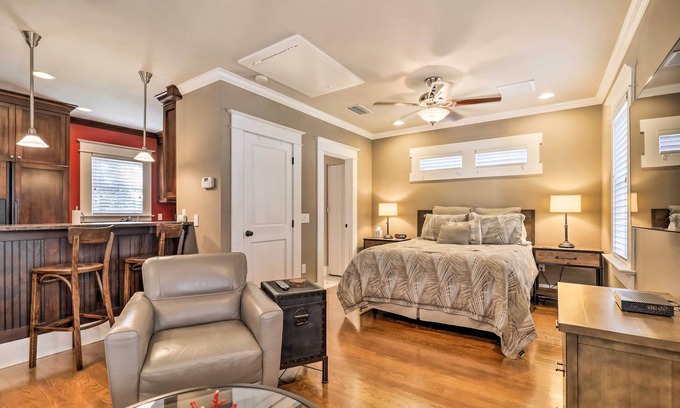 Historic Hyde Park North Apartment | Hyde Park Luxury Studio w/Prime Location!