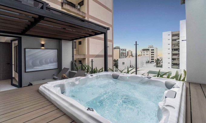 Cali Apartment | Hygge 701 - Amazing 2-Story Penthouse near Granada