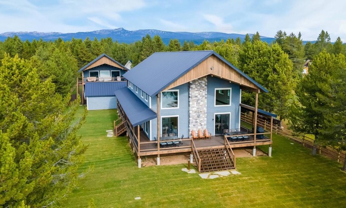 Island Park Cabin | Hygge Lakehouse is your IP Reservoir paradise! Just 30 miles from Yellowstone!