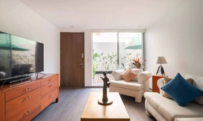 Hipodromo Apartment | I105- 3BR/2BTH - One Bedroom Apartment, Sleeps 5