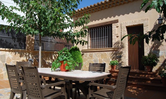Casas de Benitez Cottage | IDEAL FOR FAMILY AND FRIENDS ALONG THE RIVER JUCAR