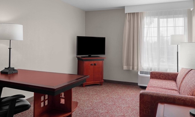 The East Side Hotel | Ideal Group Retreat – Two 1BR Suites w/Kitchen & Living Area
