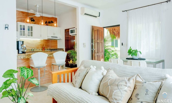 12th Street Apartment | Ideal Location, Awesome Pool and Walk to Beach&5th