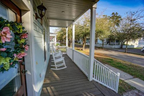 Port Royal House | Ideal Location! Perfect for Graduations and Lowcountry Getaways!