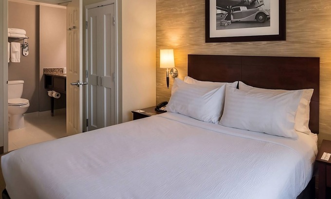 O'Hare Resort | Ideal Mix of Comfort and Value! 3 Relaxing Units, Pets are Welcome!