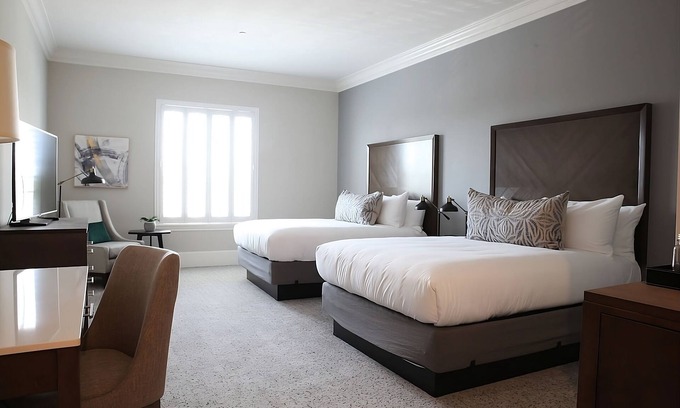 Winters Hotel | Ideal Mix of Comfort and Value! Three Units with Free Parking, Pet-friendly!