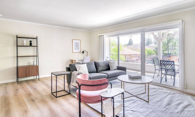University South Apartment | Ideal Palo Alto 2BR w/W/D & Garden, near FB & Google, by Blueground