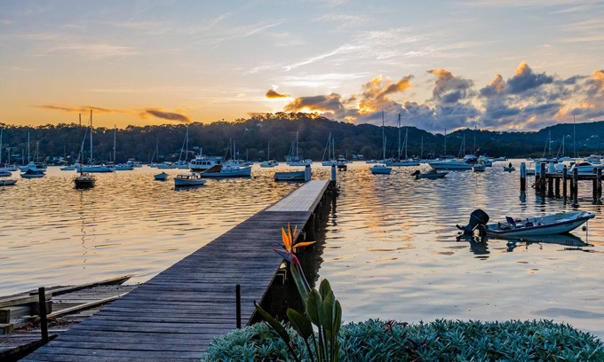 Avalon Beach House | Idyllic, picturesque 2 bedroom cottage with deep water jetty on the waterfront