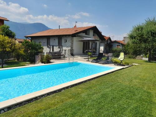 Abbadia Lariana Apartment | Il Torchio - lake & mountain