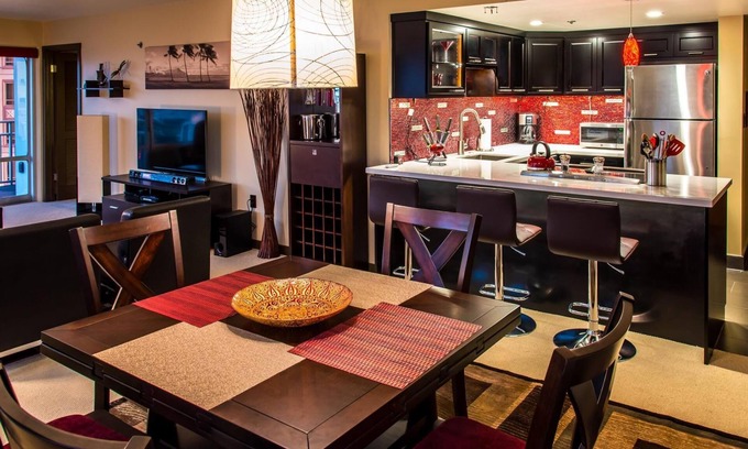 Waikiki Hotel | Ilikai Hotel Partial Ocean View 2 BR Corner unit 18th Floor