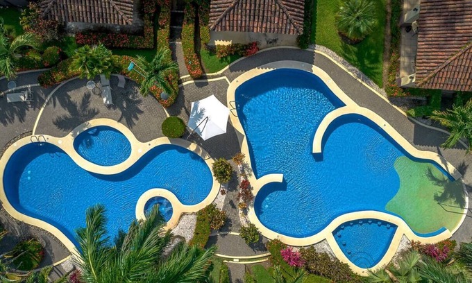 Bejuco Villa | Immaculate 3 bedroom, 3 bathroom private villa