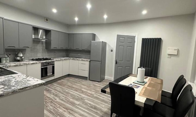 Bootle House | Immaculate 4-bed Detached House in Bootle