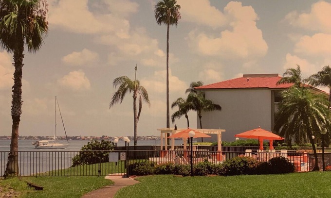 Casa del Mar Condo | Immaculate Condo. Pool, Jacuzzi. Balcony with waterfront and nightly sunset.